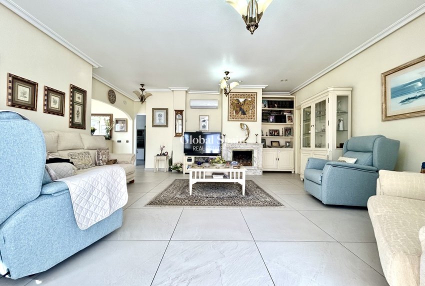 Wederverkoop - VILLA -
PINAR DE CAMPOVERDE - Inland