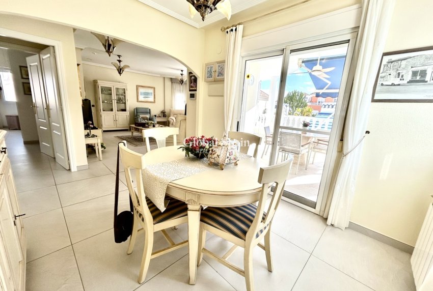 Wederverkoop - VILLA -
PINAR DE CAMPOVERDE - Inland