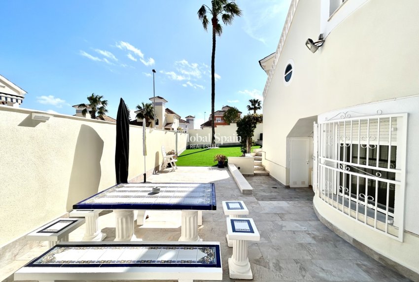 Wederverkoop - VILLA -
PINAR DE CAMPOVERDE - Inland