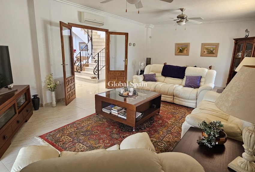 Wederverkoop - VILLA -
PINAR DE CAMPOVERDE - Inland