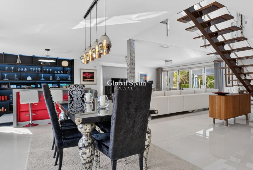 Wederverkoop - VILLA -
PINAR DE CAMPOVERDE - Inland