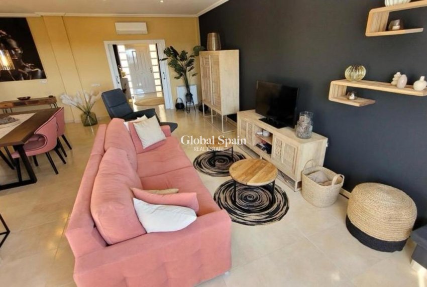 Wederverkoop - VILLA -
PINAR DE CAMPOVERDE - Inland