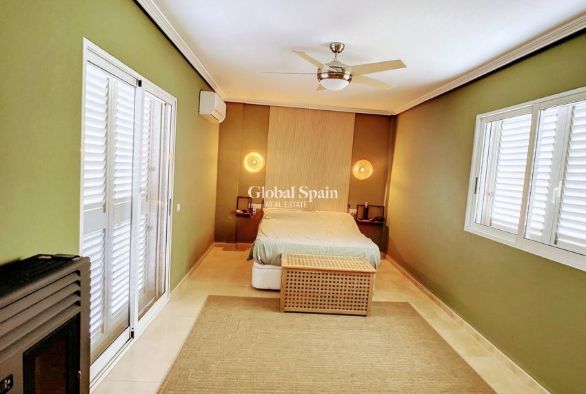 Wederverkoop - VILLA -
PINAR DE CAMPOVERDE - Inland