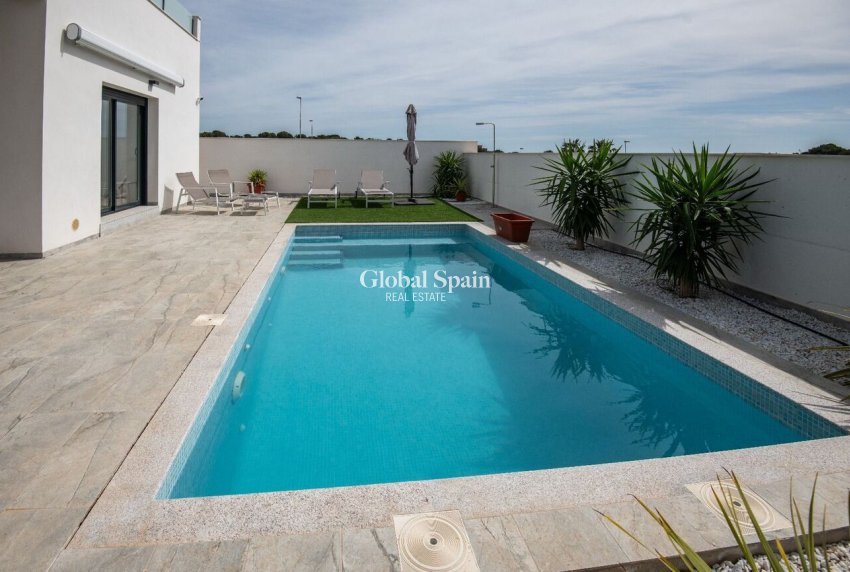 Wederverkoop - VILLA -
PINAR DE CAMPOVERDE - LOS ROMEROS