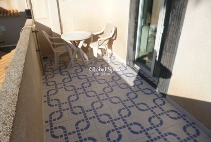 Wederverkoop - VILLA -
PLAYA FLAMENCA - Costa Blanca