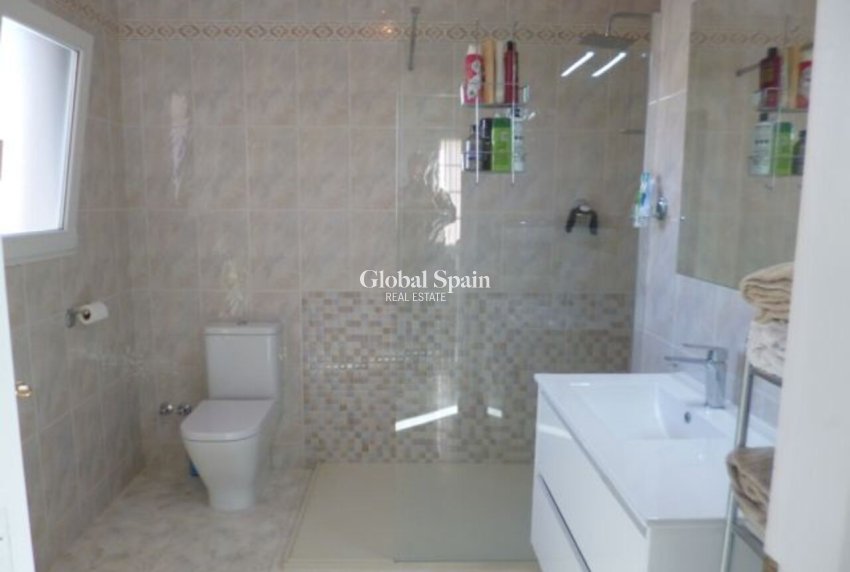 Wederverkoop - VILLA -
PLAYA FLAMENCA - Costa Blanca