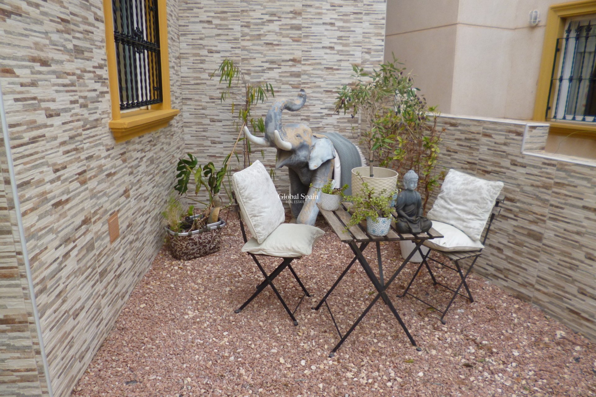 Wederverkoop - VILLA -
PLAYA FLAMENCA - Costa Blanca