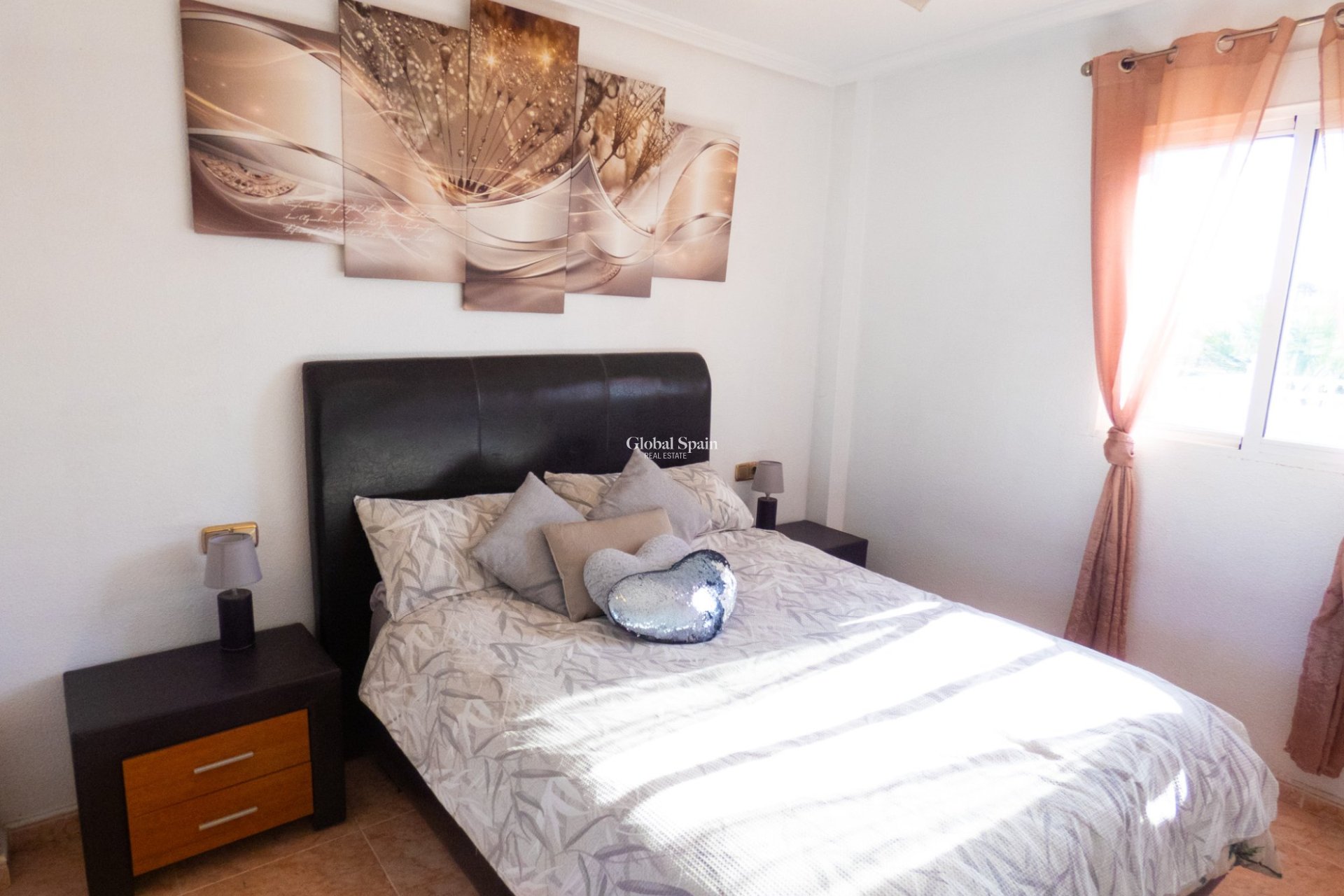 Wederverkoop - VILLA -
PLAYA FLAMENCA - Costa Blanca