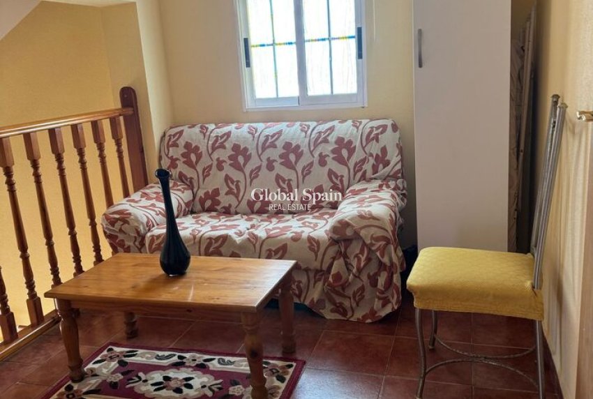 Wederverkoop - VILLA -
PLAYA FLAMENCA - Costa Blanca