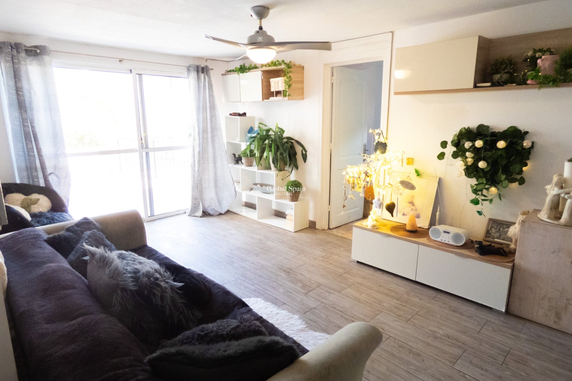 Wederverkoop - VILLA -
PLAYA FLAMENCA - Costa Blanca