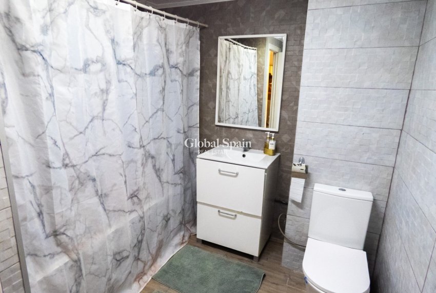 Wederverkoop - VILLA -
PLAYA FLAMENCA - Costa Blanca