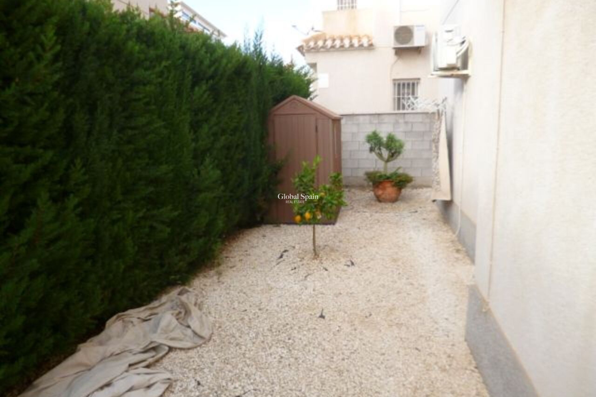 Wederverkoop - VILLA -
PLAYA FLAMENCA - Costa Blanca