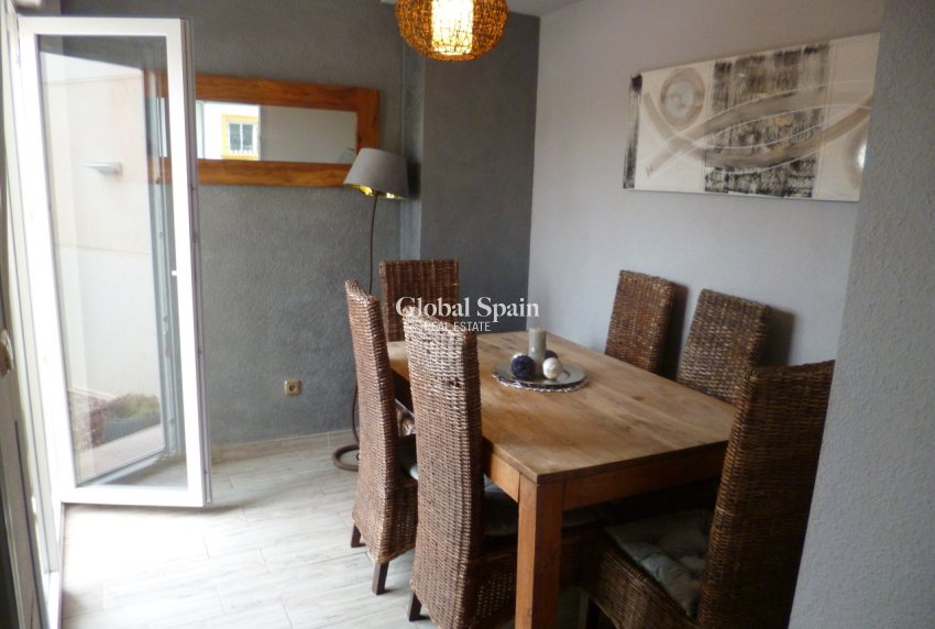 Wederverkoop - VILLA -
PLAYA FLAMENCA - Costa Blanca