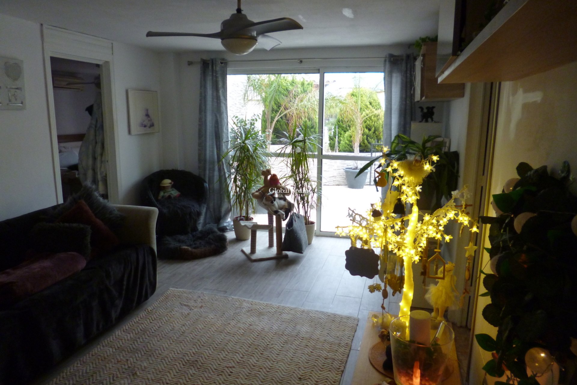 Wederverkoop - VILLA -
PLAYA FLAMENCA - Costa Blanca