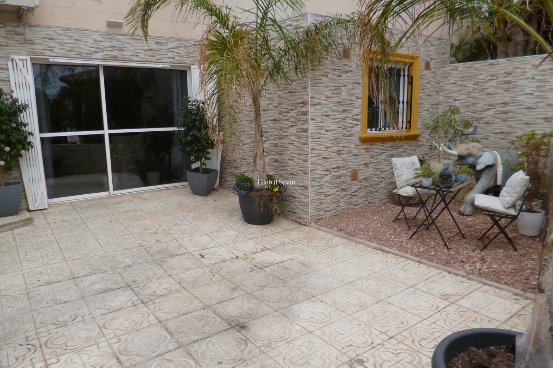 Wederverkoop - VILLA -
PLAYA FLAMENCA - Costa Blanca