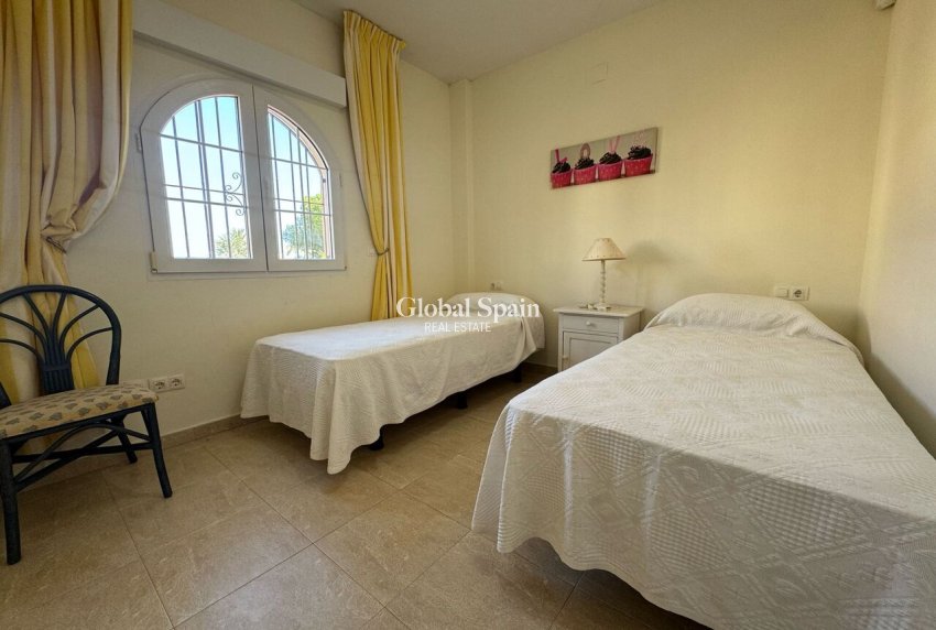 Wederverkoop - VILLA -
PLAYA FLAMENCA - Costa Blanca