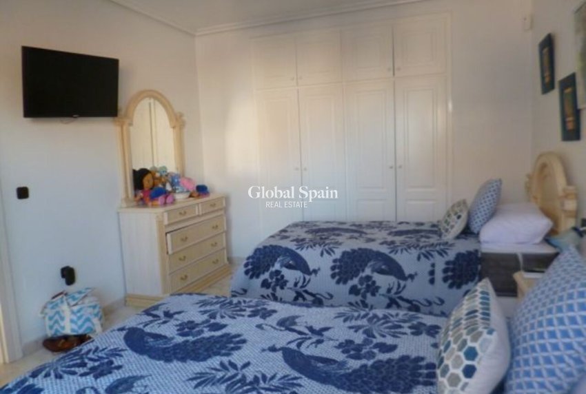 Wederverkoop - VILLA -
PLAYA FLAMENCA - Costa Blanca
