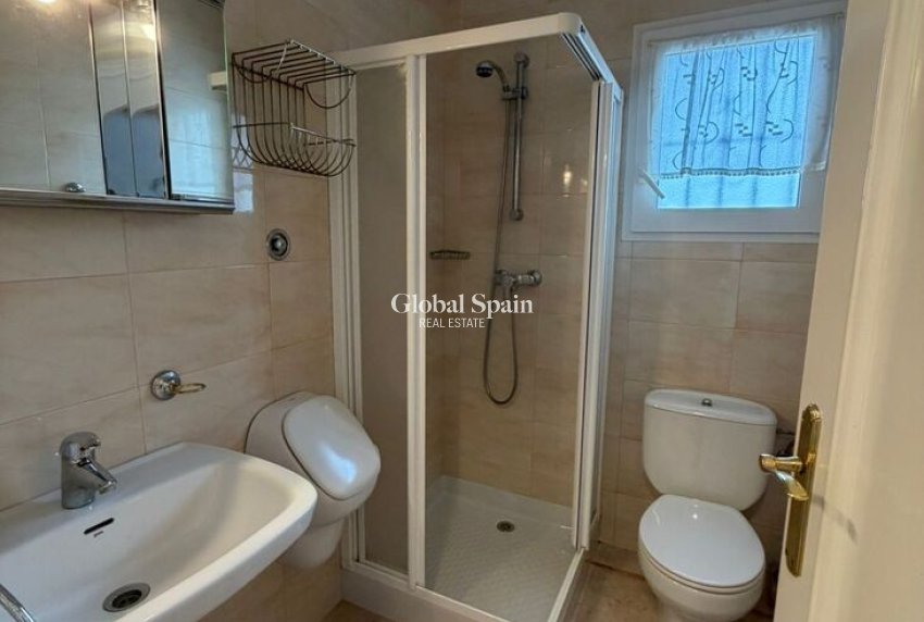 Wederverkoop - VILLA -
PLAYA FLAMENCA - Costa Blanca