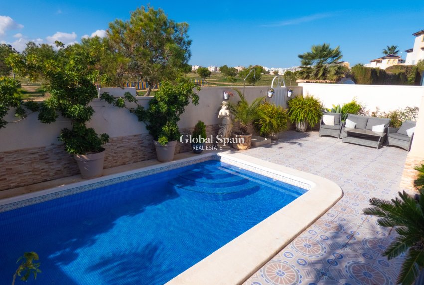 Wederverkoop - VILLA -
PLAYA FLAMENCA