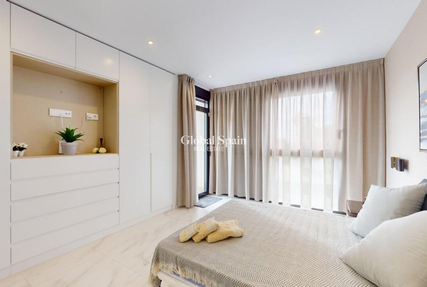 Wederverkoop - VILLA -
PLAYA HONDA - Costa Calida