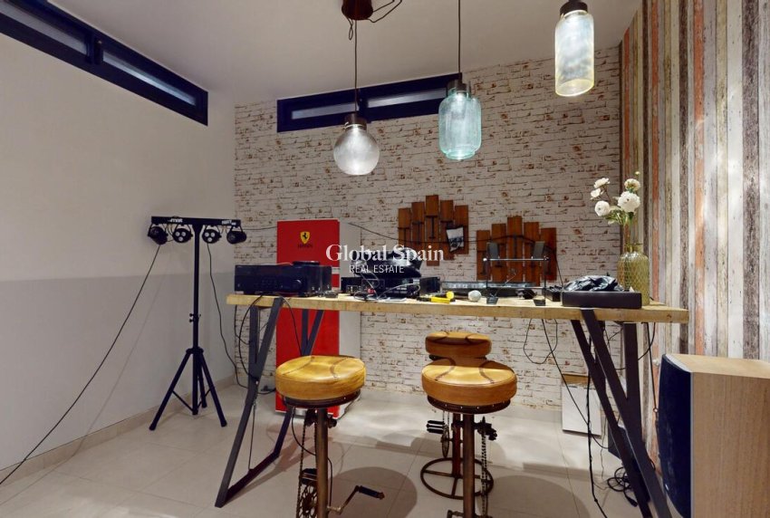 Wederverkoop - VILLA -
PLAYA HONDA - Costa Calida