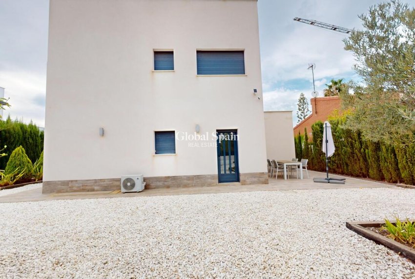 Wederverkoop - VILLA -
PLAYA HONDA - Costa Calida