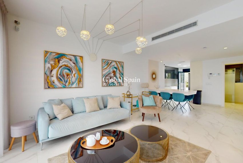 Wederverkoop - VILLA -
PLAYA HONDA - Costa Calida