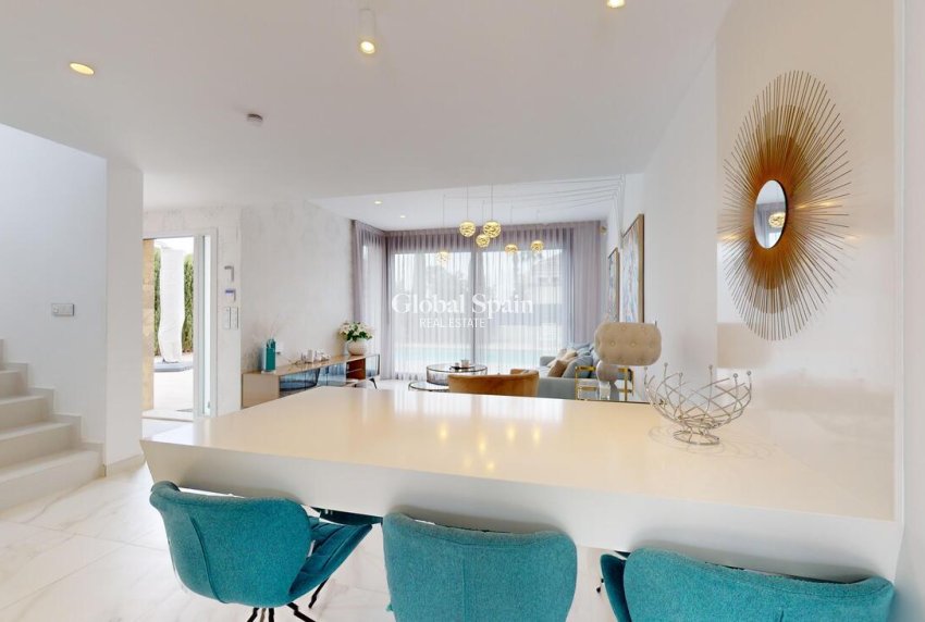 Wederverkoop - VILLA -
PLAYA HONDA - Costa Calida