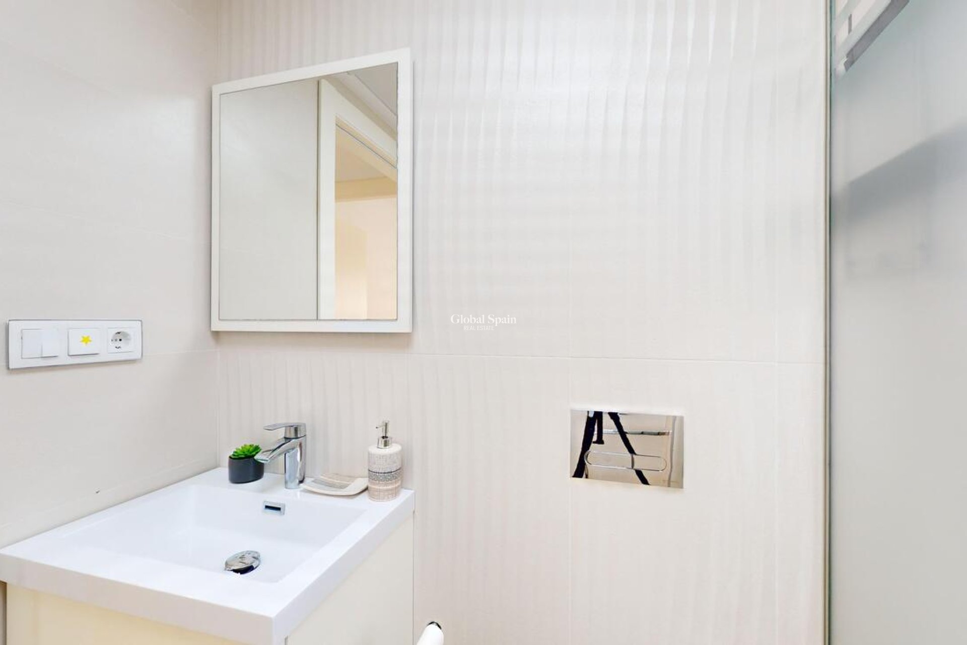 Wederverkoop - VILLA -
PLAYA HONDA - Costa Calida