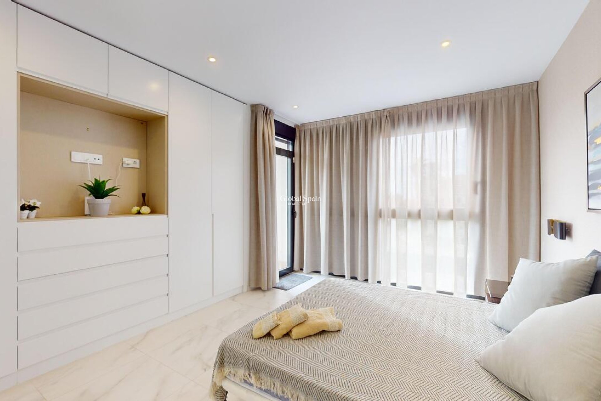 Wederverkoop - VILLA -
PLAYA HONDA - Costa Calida