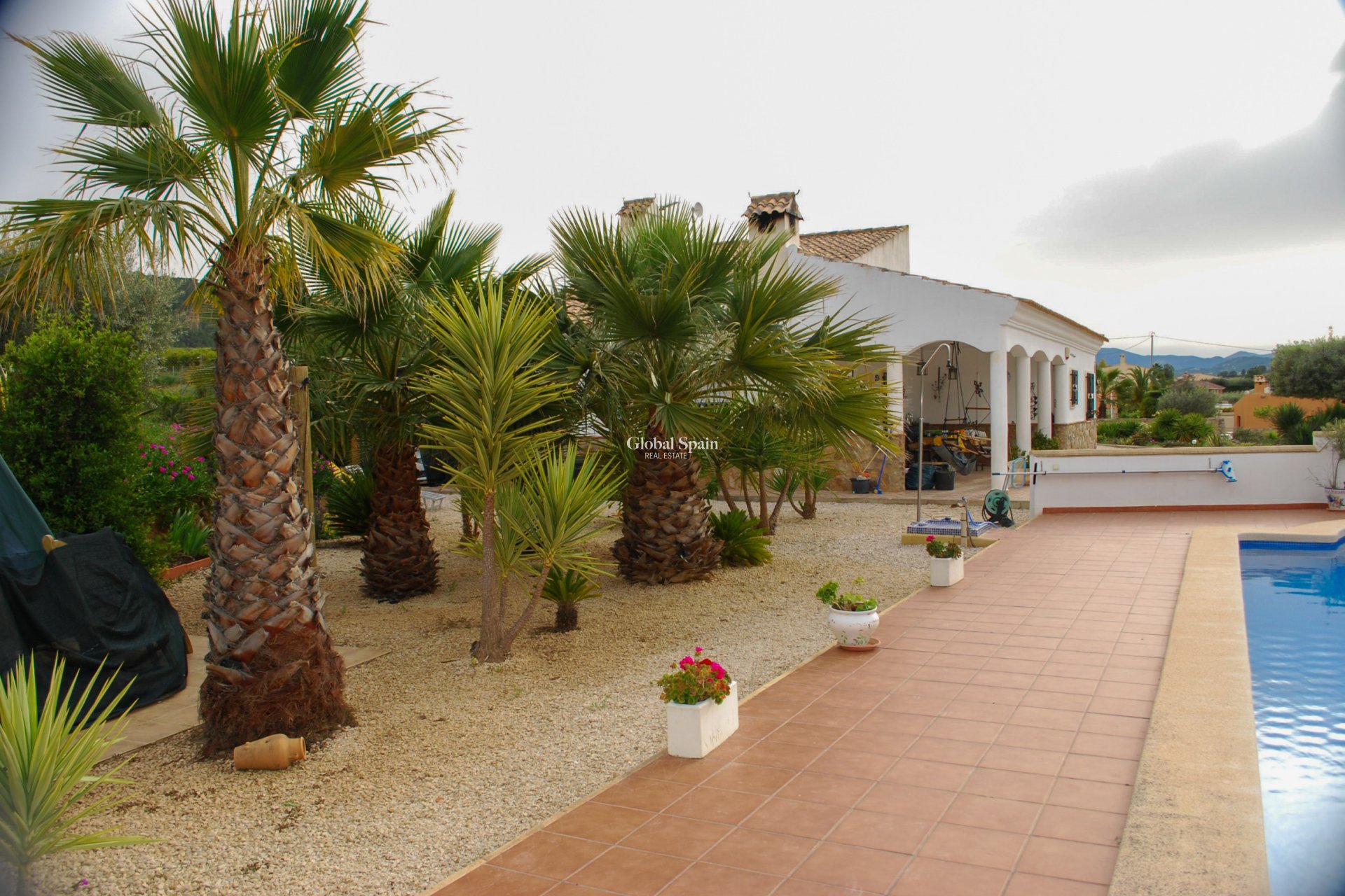 Wederverkoop - VILLA -
PLIEGO - Inland