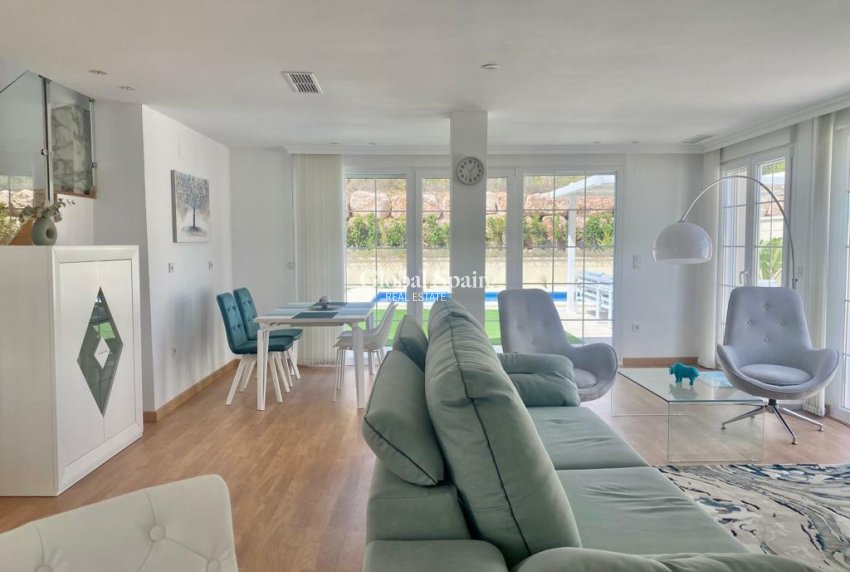 Wederverkoop - VILLA -
POLOP - Costa Blanca