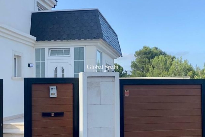 Wederverkoop - VILLA -
POLOP - Costa Blanca