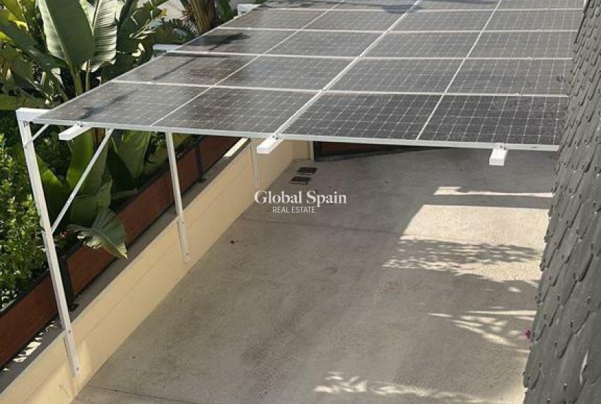 Wederverkoop - VILLA -
POLOP - Costa Blanca