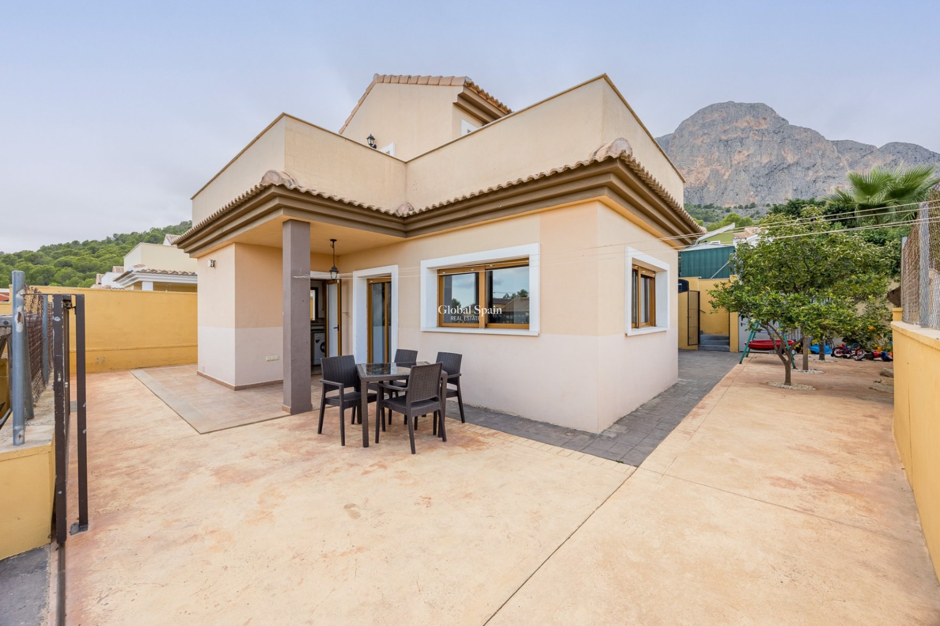 Wederverkoop - VILLA -
POLOP - Polop