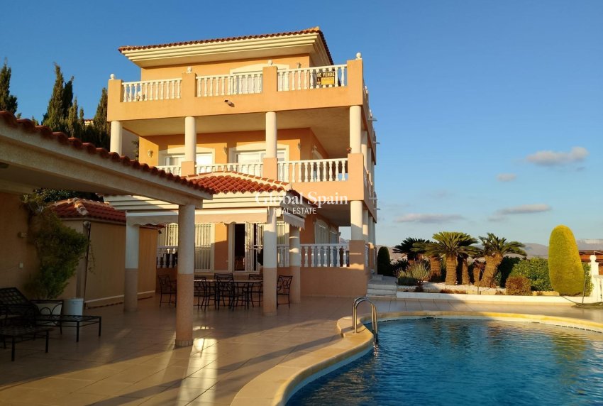 Wederverkoop - VILLA -
PUERTO DE MAZARRÓN - Bolnuevo