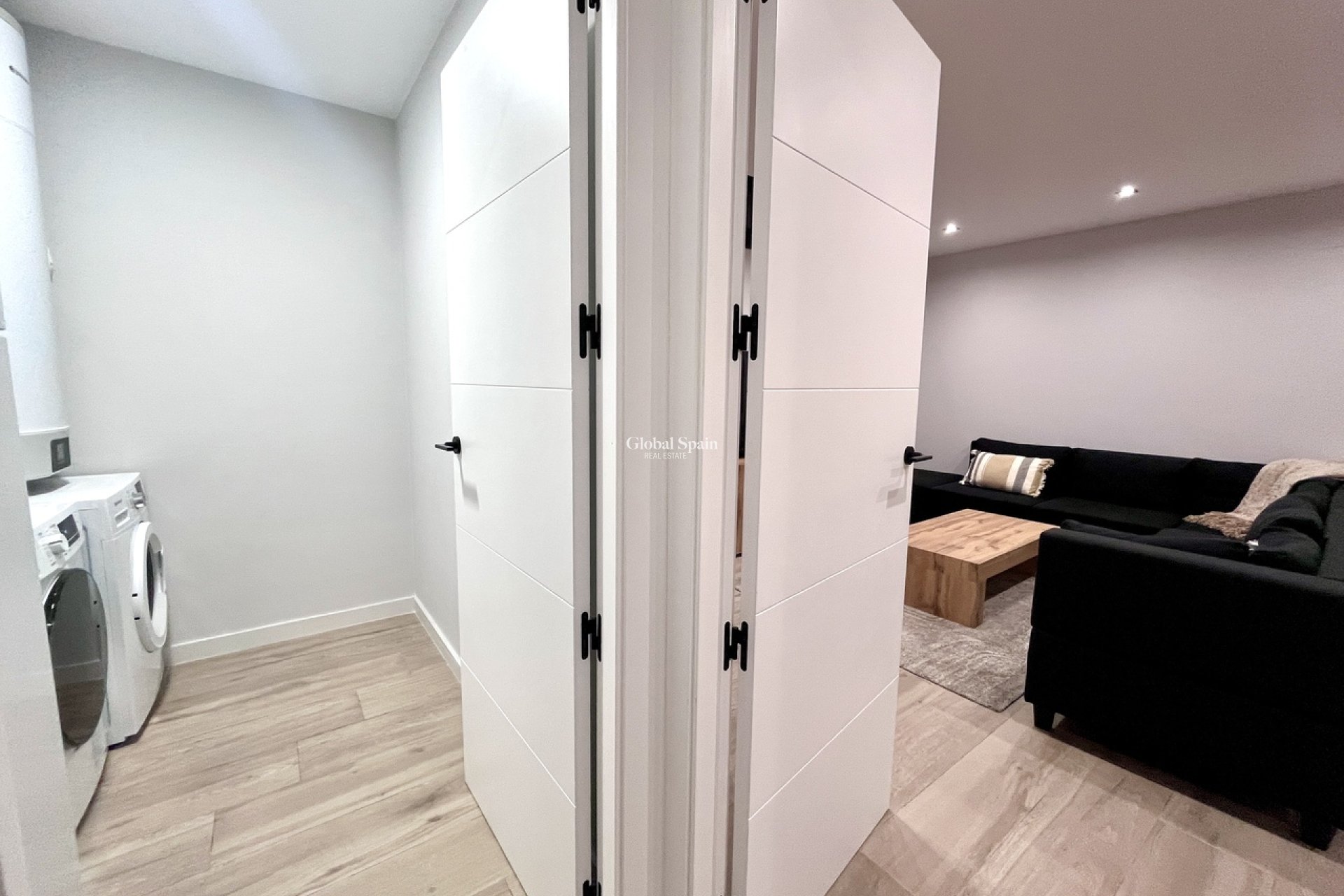 Wederverkoop - VILLA -
PUNTA PRIMA - Costa Blanca