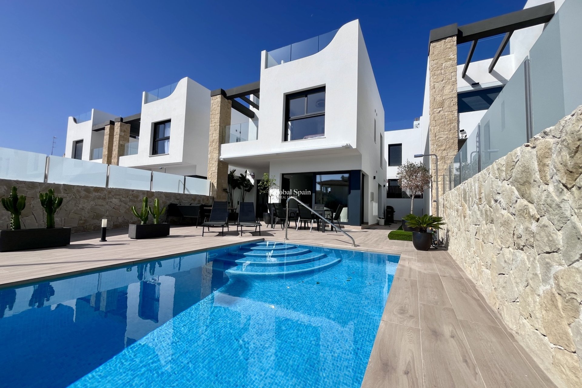 Wederverkoop - VILLA -
PUNTA PRIMA - Costa Blanca