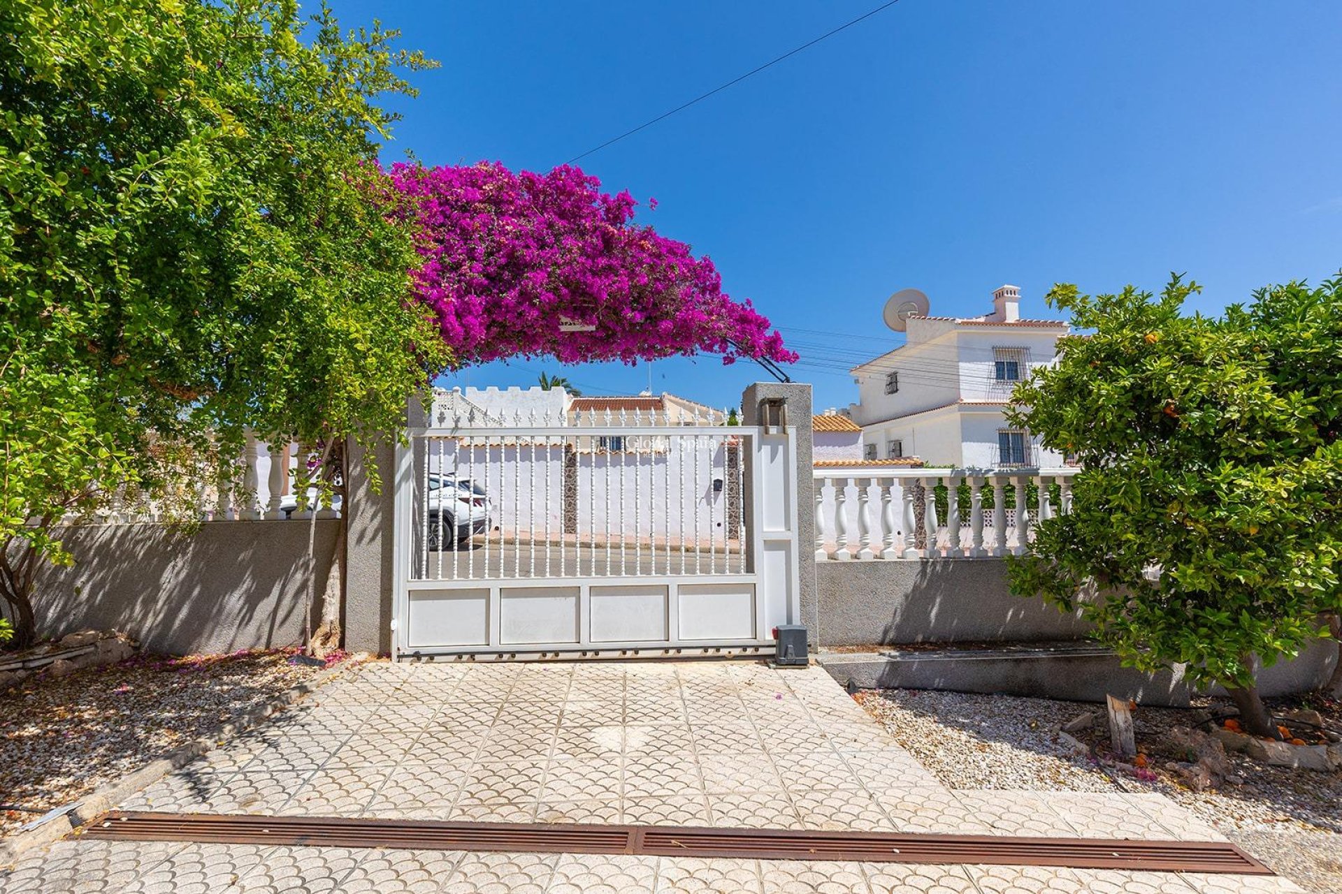 Wederverkoop - VILLA -
ROJALES - Centro de la Ciudad Quesada
