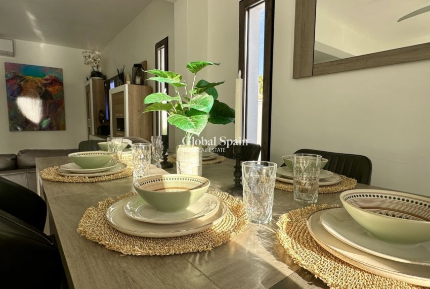 Wederverkoop - VILLA -
ROJALES - Ciudad Quesada