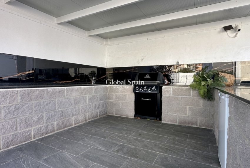 Wederverkoop - VILLA -
ROJALES - Ciudad Quesada