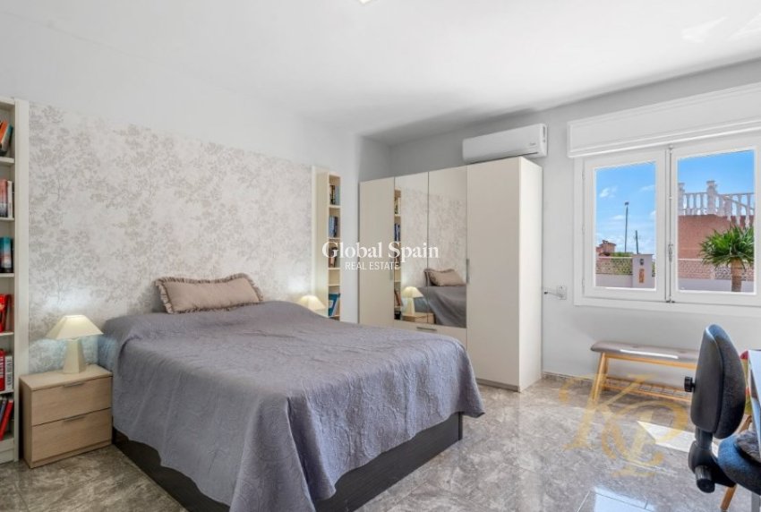 Wederverkoop - VILLA -
ROJALES - Ciudad Quesada