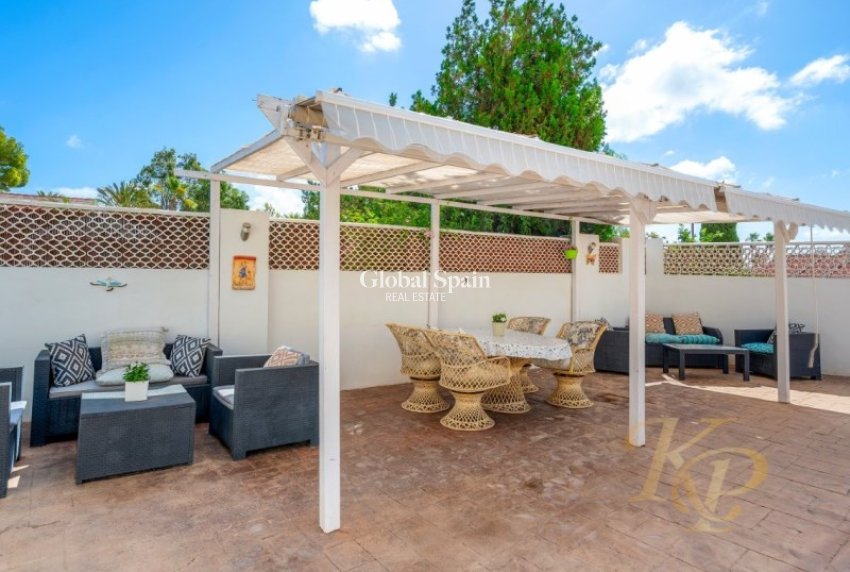 Wederverkoop - VILLA -
ROJALES - Ciudad Quesada