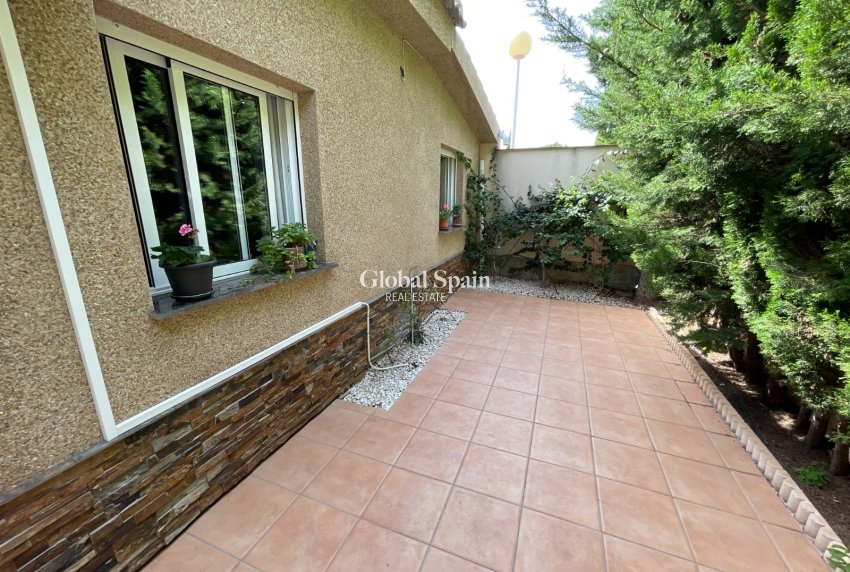 Wederverkoop - Villa -
ROJALES - Ciudad Quesada