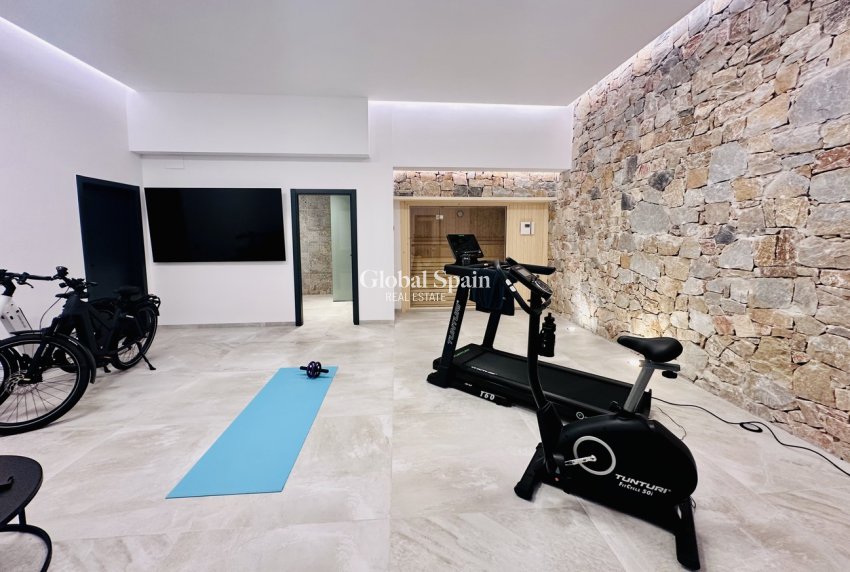 Wederverkoop - VILLA -
ROJALES - Costa Blanca