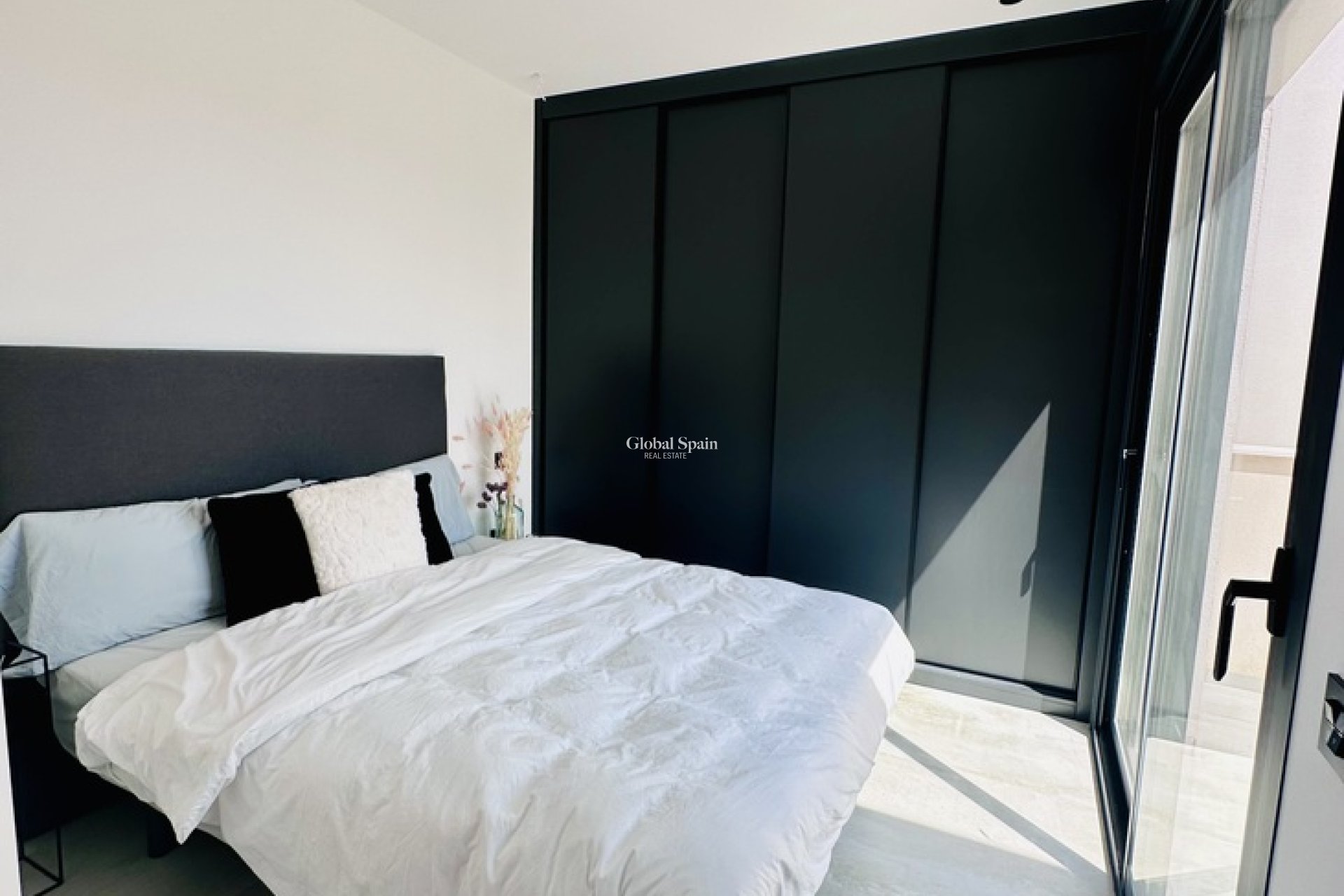 Wederverkoop - VILLA -
ROJALES - Costa Blanca