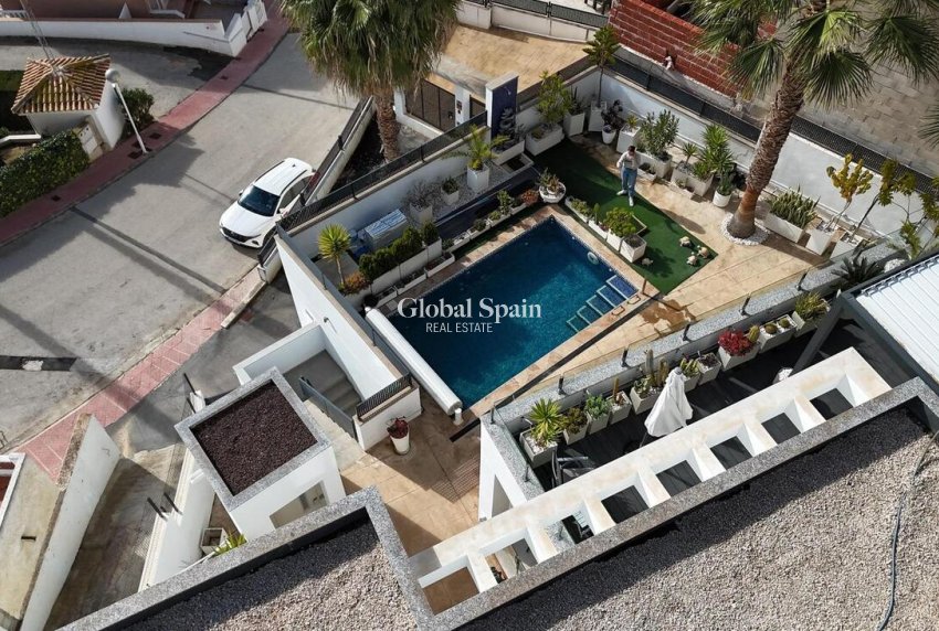 Wederverkoop - VILLA -
ROJALES - Costa Blanca