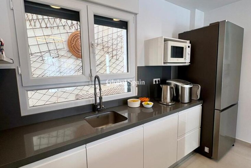 Wederverkoop - VILLA -
ROJALES - Costa Blanca