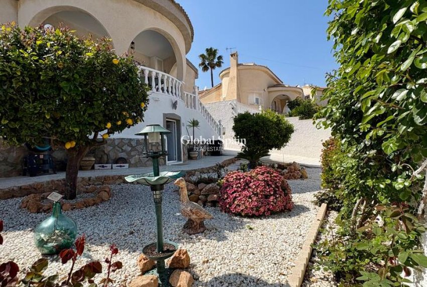 Wederverkoop - VILLA -
ROJALES - Costa Blanca