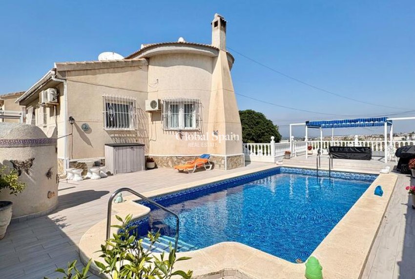 Wederverkoop - VILLA -
ROJALES - Costa Blanca
